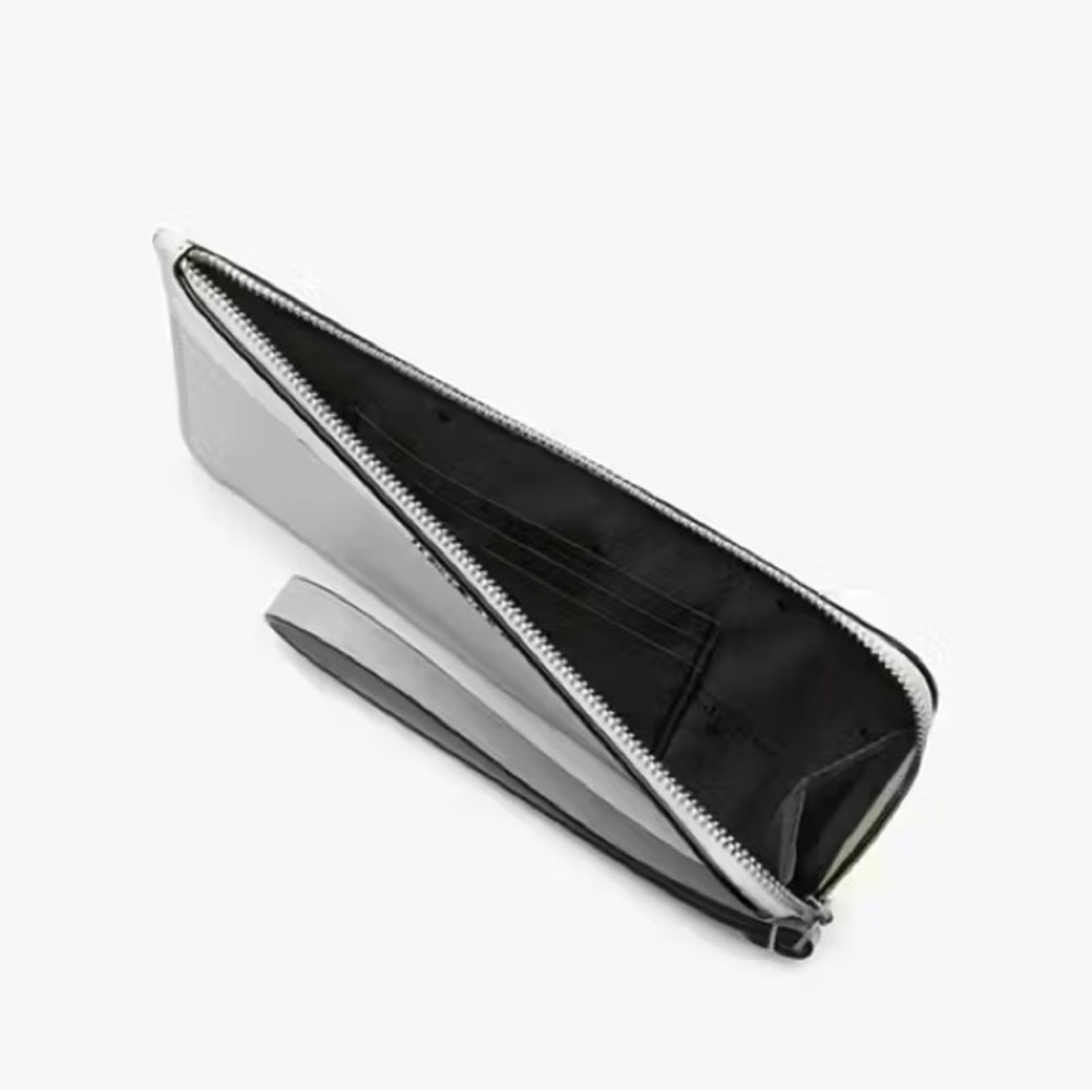 🎄Kate Spade Cream and Gray Wristlet new without tags! Beautiful - Picture 2 of 7